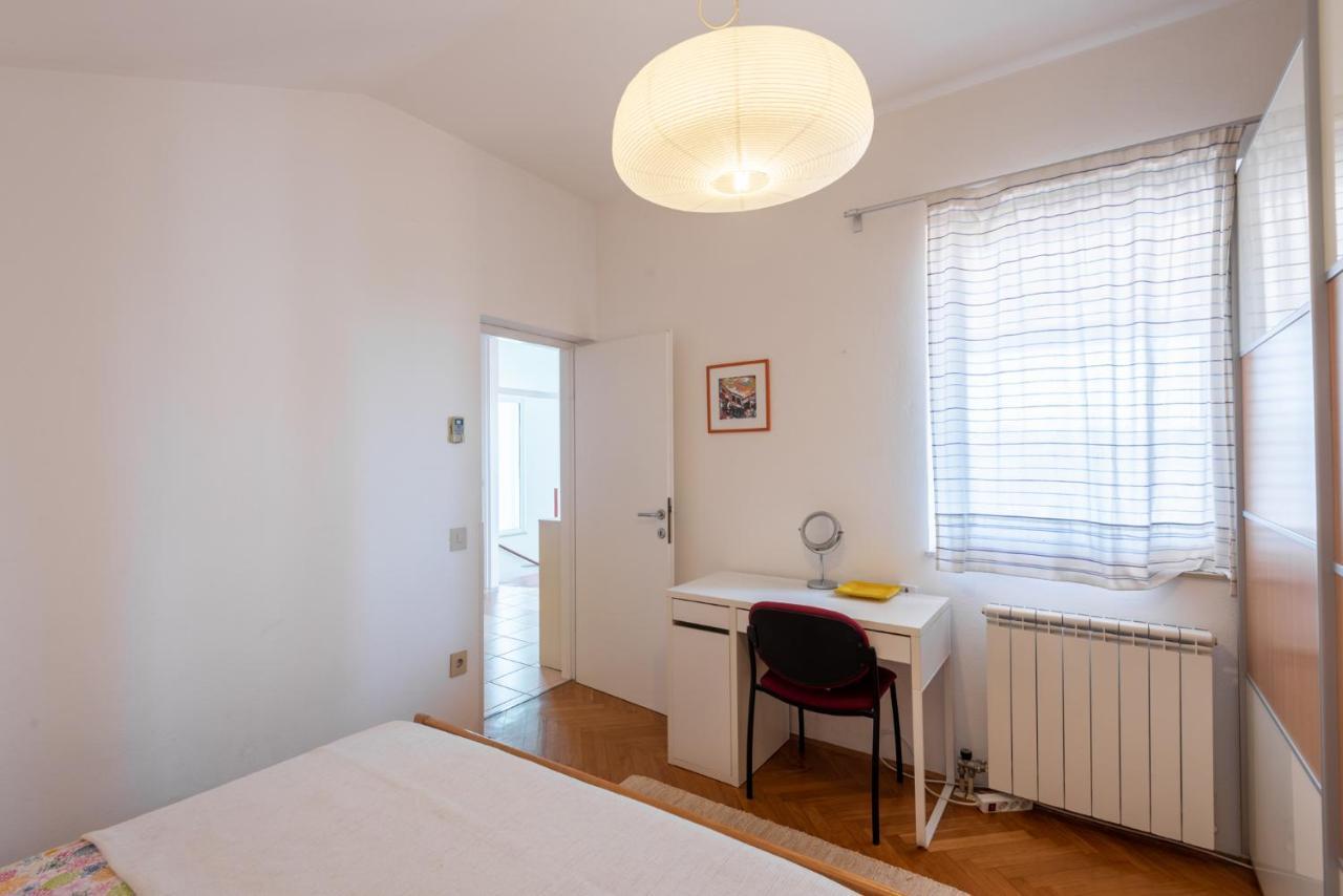 Apartment Anna 2 Pula Bagian luar foto